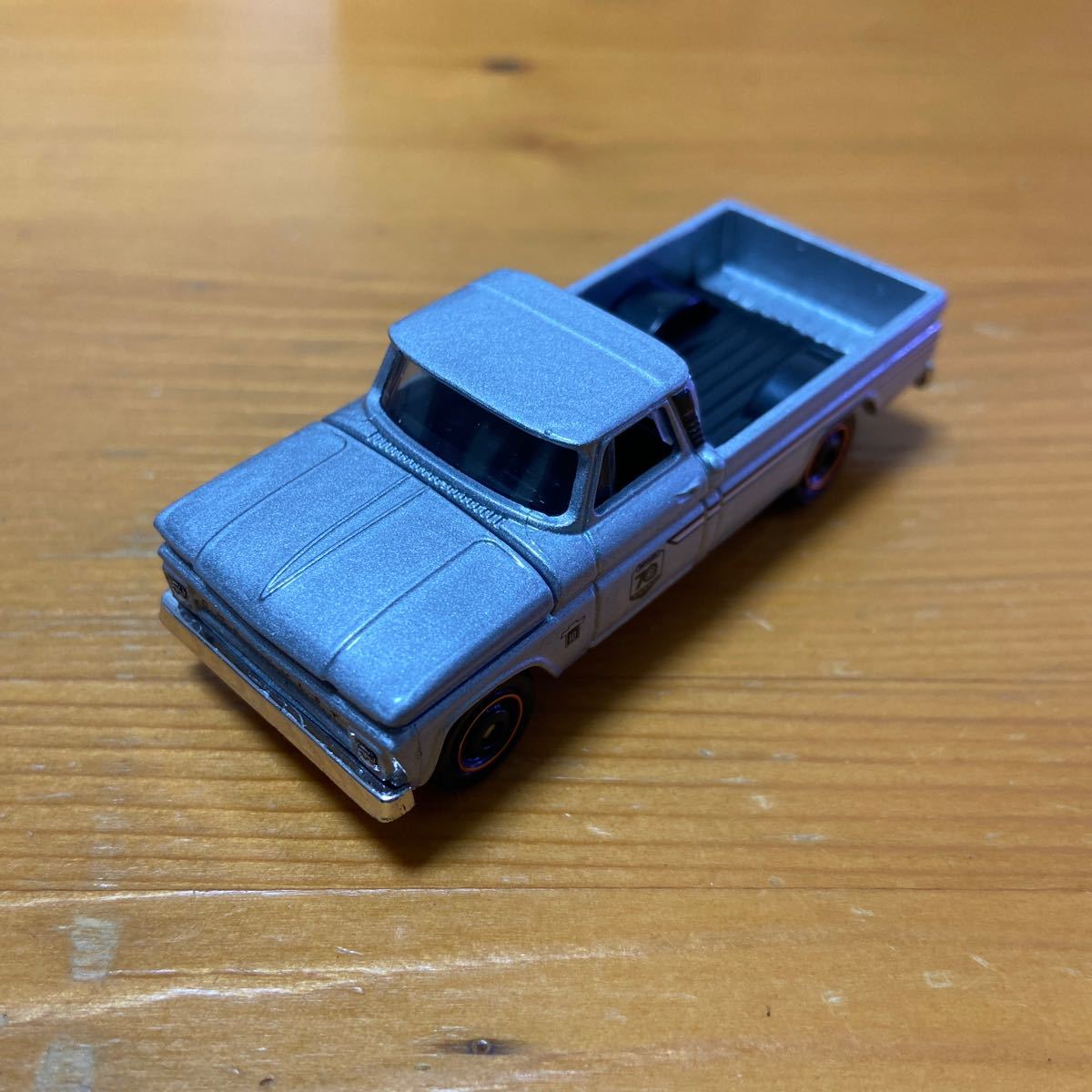 MATIHBOX 64 Chevy C10 TM GM CHEVROLET ピックアップ トラック ミニカー ダイキャスト マッチボックス トミカサイズ_画像1