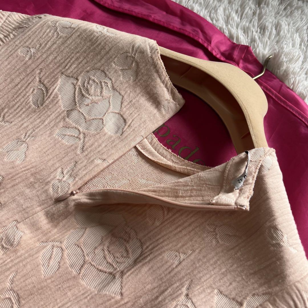 良品】MIU MIU 膝丈ワンピース サーモンピンク バラ 半袖 42 良品】MIU MIU 膝丈ワンピース サーモンピンク バラ 半袖 42