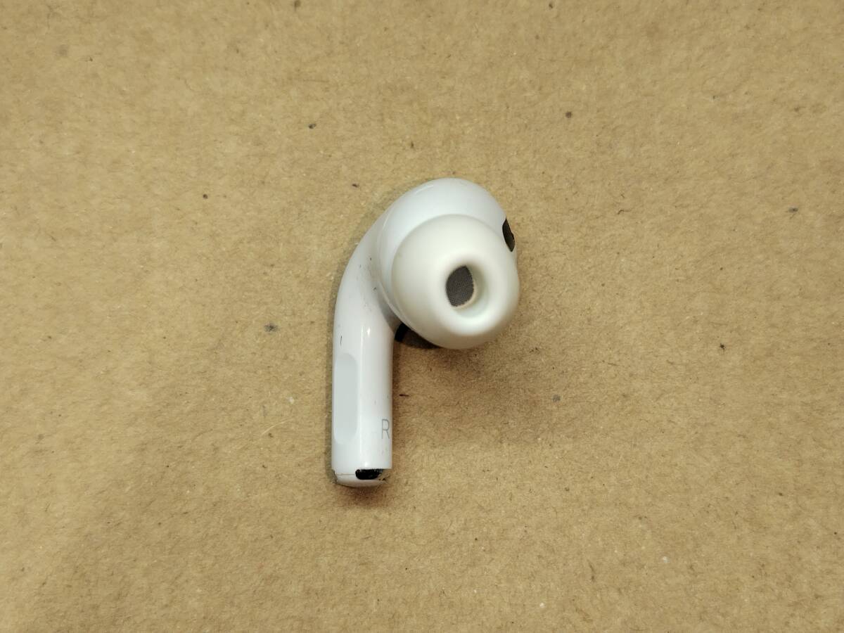 【USED】 NH2304 P-3R Apple Airpods pro アップル 純正 エアーポッズ プロ 第1世代 イヤホン R側のみ A2083_画像1