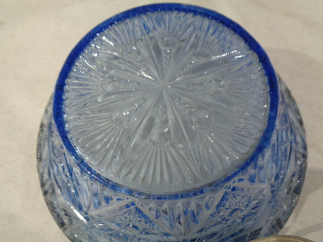 □　ウランガラスの器　切子ガラス　ブルー色のガラス皿　発光します。　(317)_画像5