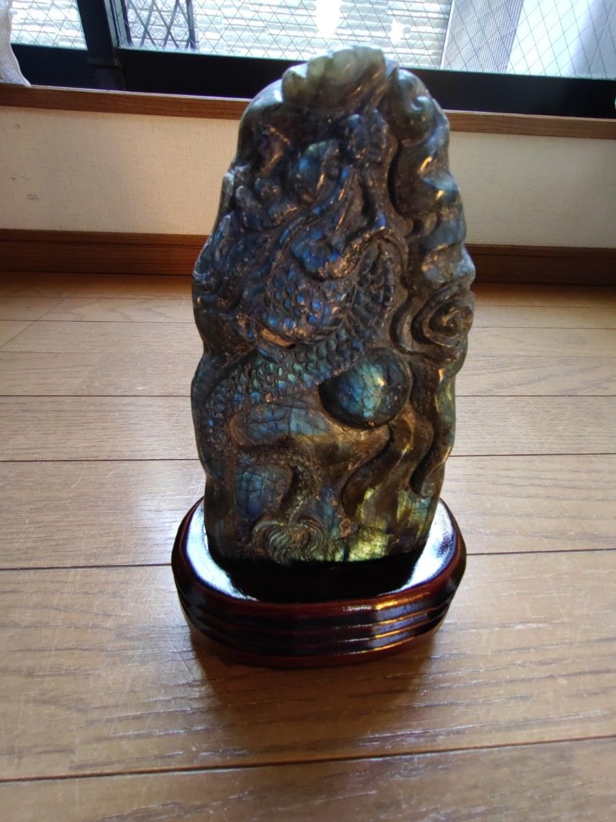 ラブラドライト　龍神　手彫　ブルーシラー　箱付き 天然石 開運 原石 幸運　彫刻　置物