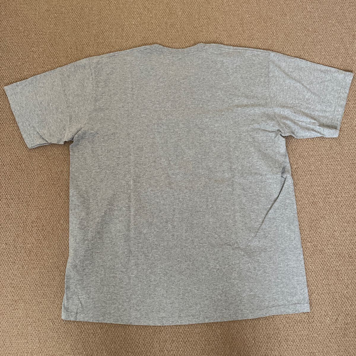 美品 22ss Supreme シュプリーム Andre 3000 Tee サイズXL ヘザーグレー 灰色 アンドレ フォトTシャツ 赤 ボックスロゴ ステッカー付の画像7