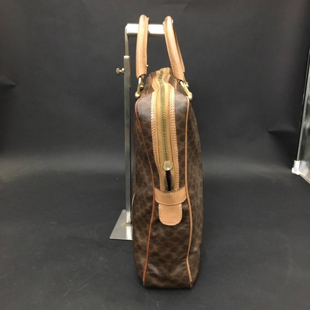 ER0229-3-3 CELINE Celine Macadam рисунок PVC кожа Brief сумка портфель ручная сумочка H26cm W40cm D7cm 100 размер 