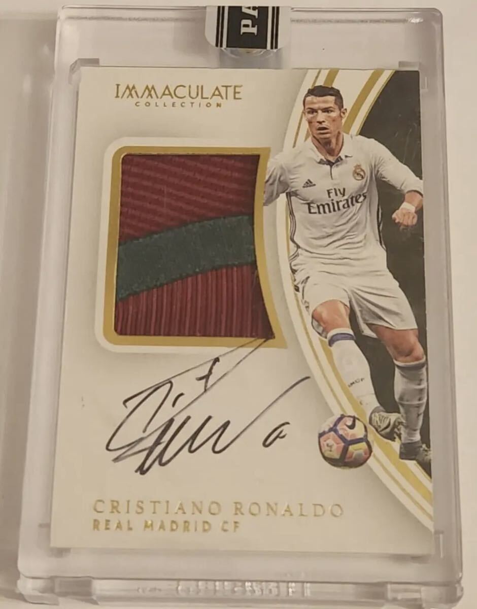 2017 CRISTIANO RONALDO PANINI IMMACULATE BLACK BOX 1/1 ジャージパッチ 直書き 直筆サインカード 1枚限定 クリスティアーノ ロナウドの画像1