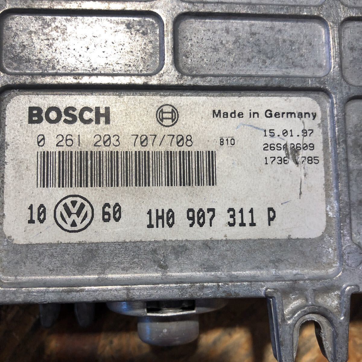 VWゴルフIIIカブリオレ　ヴェント エンジンコントロールユニットBosch0-261-203-707 / 708 VW 1H0-907-311P_画像4