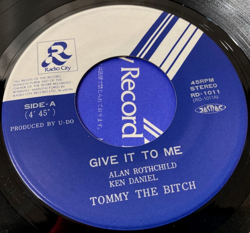 Tommy The Bitch - Give It To Me【EP/日本盤/試聴検品済】(トミー・ザ・ビッチ - ギブ・イット・トゥ・ミー)Electronic/Pop/Disco/7inch_画像6