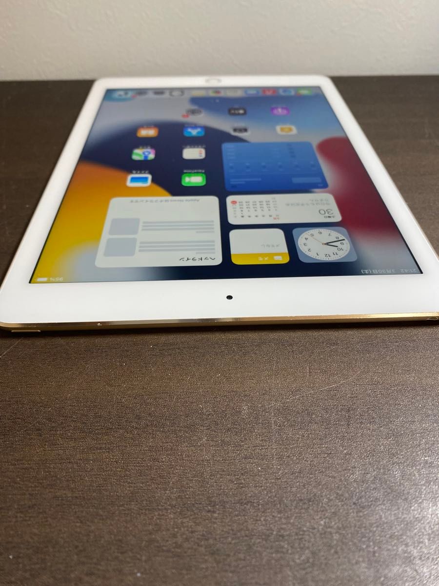 49934 iPad Air2世代　128GB ゴールド　Wi-Fiモデル　中古品　※本体のみ