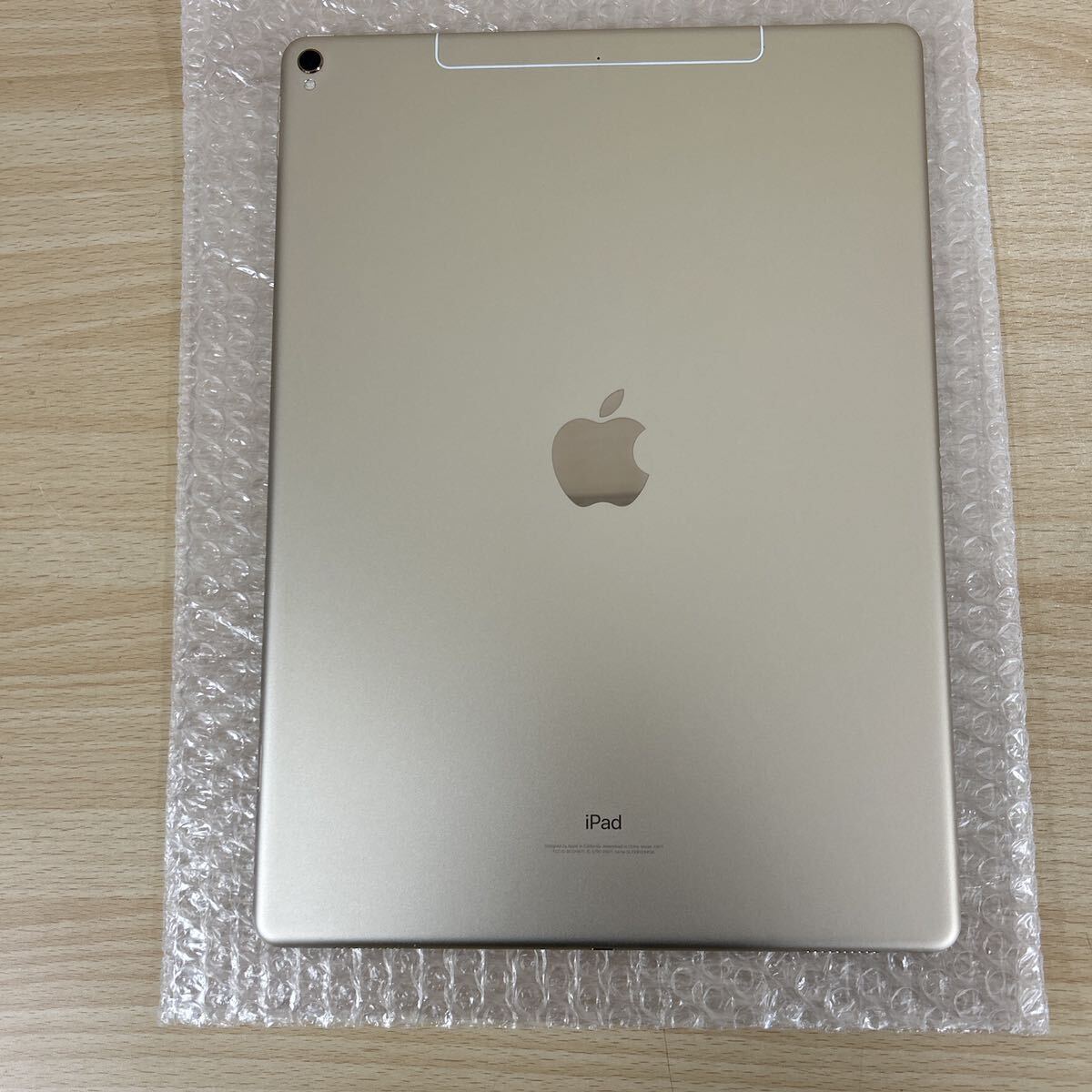 美品Apple iPad Pro 第2世代 256GB 12.9インチ au 判定:◯ Wi-Fiモデル Cellular MPA62J/Aの画像2