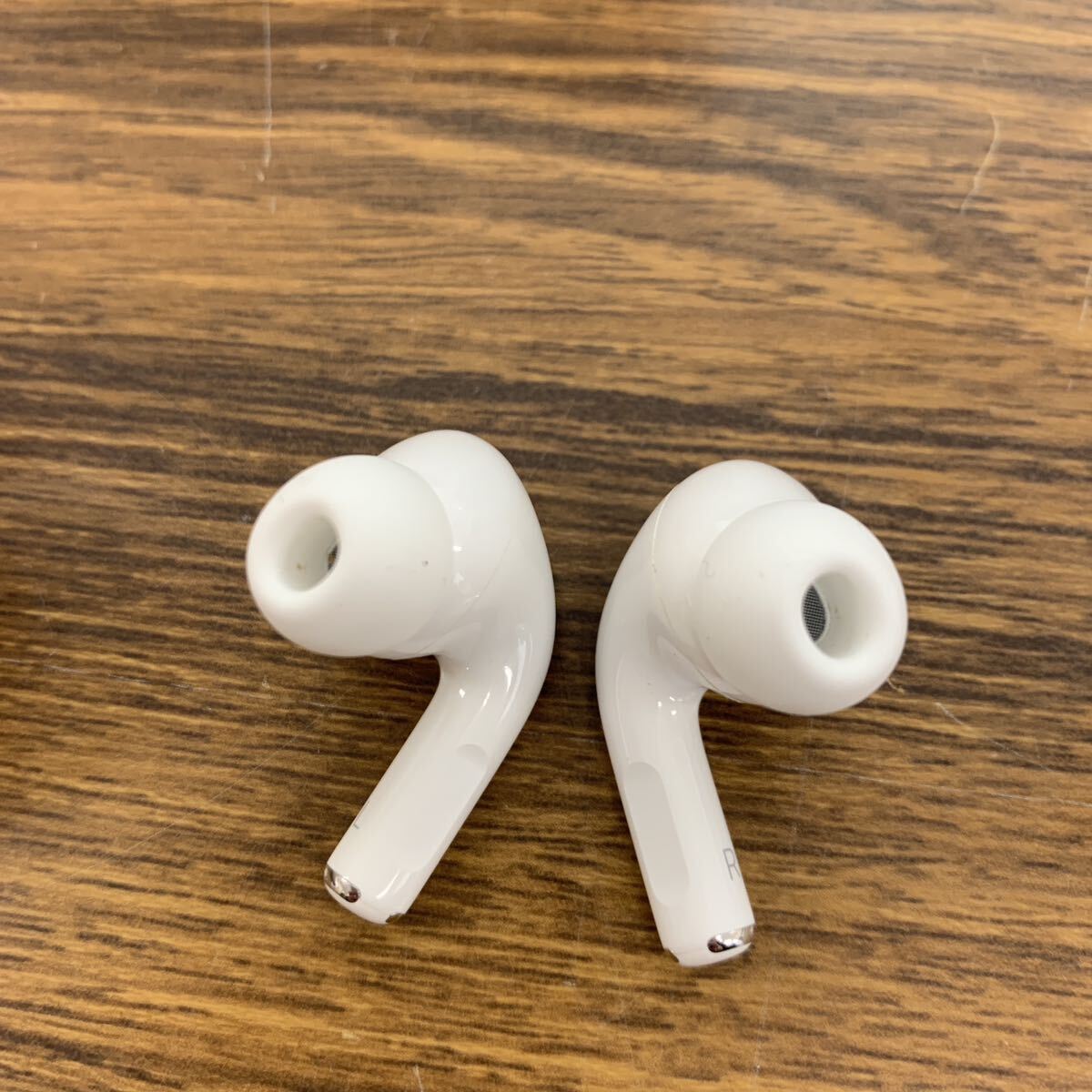 美品 Apple AirPods Pro MLWK3/A ワイヤレスイヤホン エアポッズ_画像4