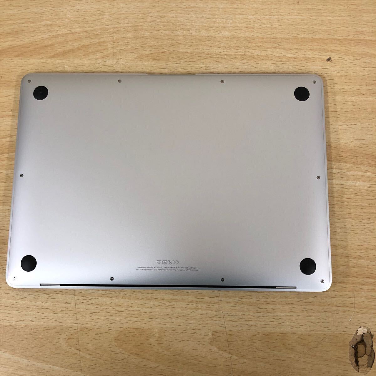 美品 Apple Mac Book Air 13インチ/ Intel Core i3/8GB/SSD 256GB 2020年製 MWTK2J/A ノートパソコン マックブックの画像3