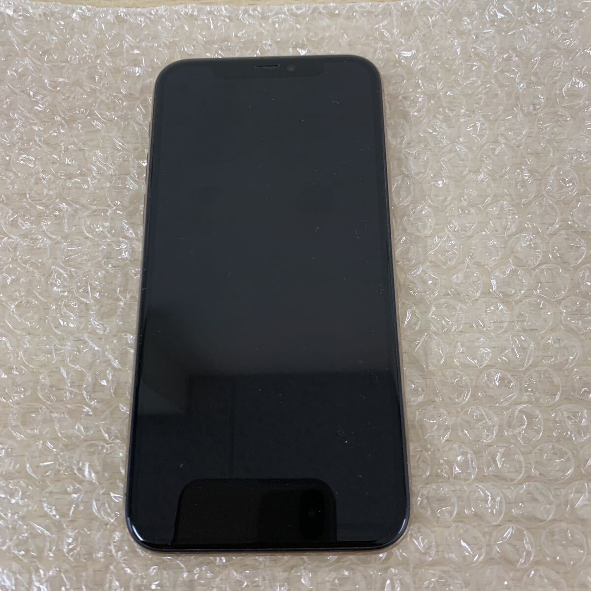 中古品 Apple iPhone 11 Pro 256GB MWC2J/A SIMロック解除済み ドコモ 判定:◯ 現状 バッテリー最大容量74%の画像1