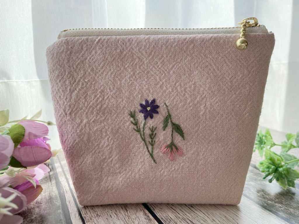 両面刺繍handmade野花の手刺繍 ミニポーチ (ピンクリネン)ハンドメイド コットンリネン　カードケース　プレゼント　花柄刺しゅう_画像4