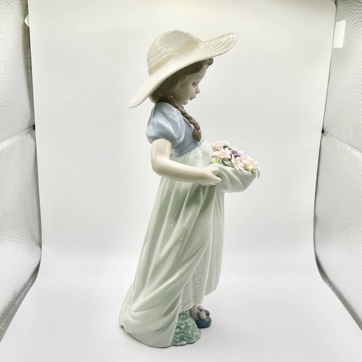 蘇さ(FY1108)　LLADRO 　リヤドロ　リアドロ　フィギュリン 陶器人形 6756　たくさん摘めたよ　中古品　80サイズ_画像6