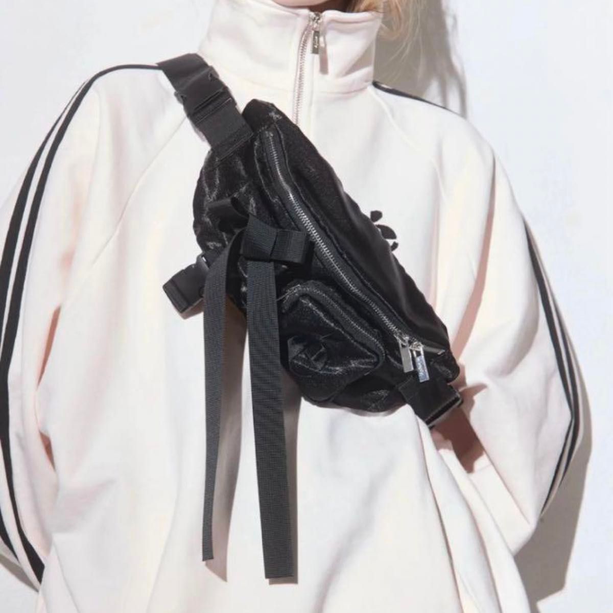 ribbon satin 2way body bag エピヌ epine 黒 ボディバッグ ribbon satin 2way body bag エピヌ epine 黒 ボディバッグ