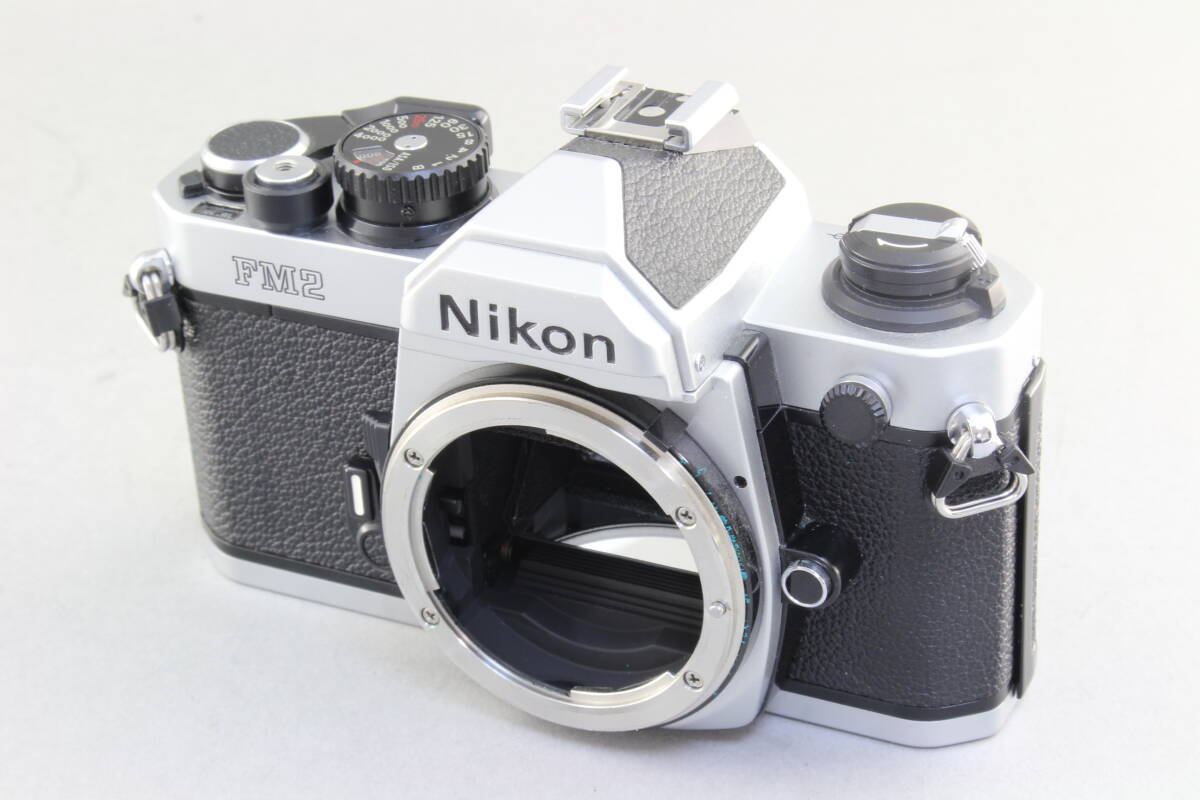 AA (極上美品) Nikon ニコン New FM2 シルバー ボディ 初期不良返品無料 領収書発行可能の画像1