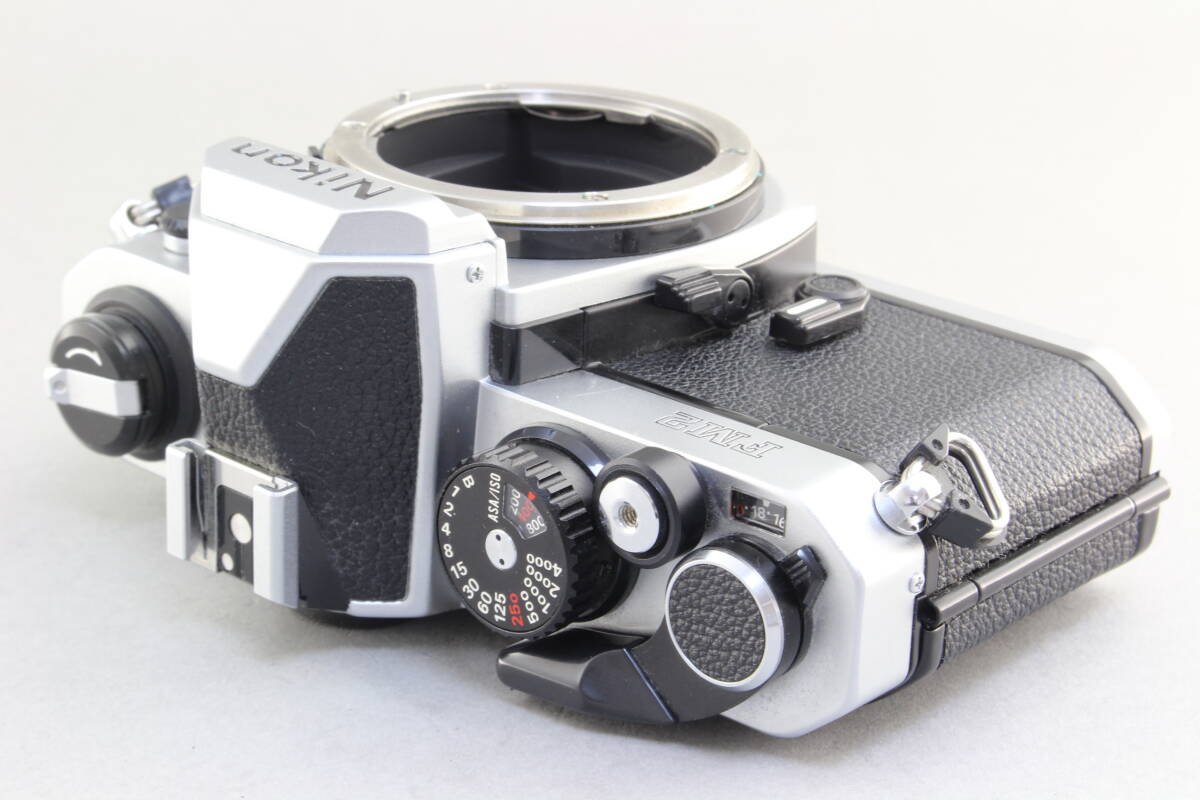 AA (極上美品) Nikon ニコン New FM2 シルバー ボディ 初期不良返品無料 領収書発行可能の画像3
