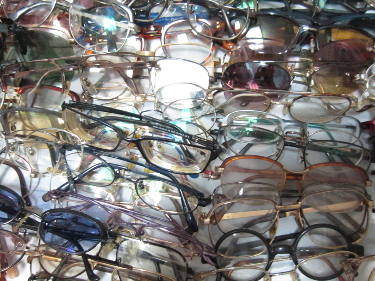 豪華　在庫整理品　160点以上　4Kg以上　大量まとめて　眼鏡　めがね　メガネ　サングラス　ヴィンテージ　ブランド　雑貨_画像5