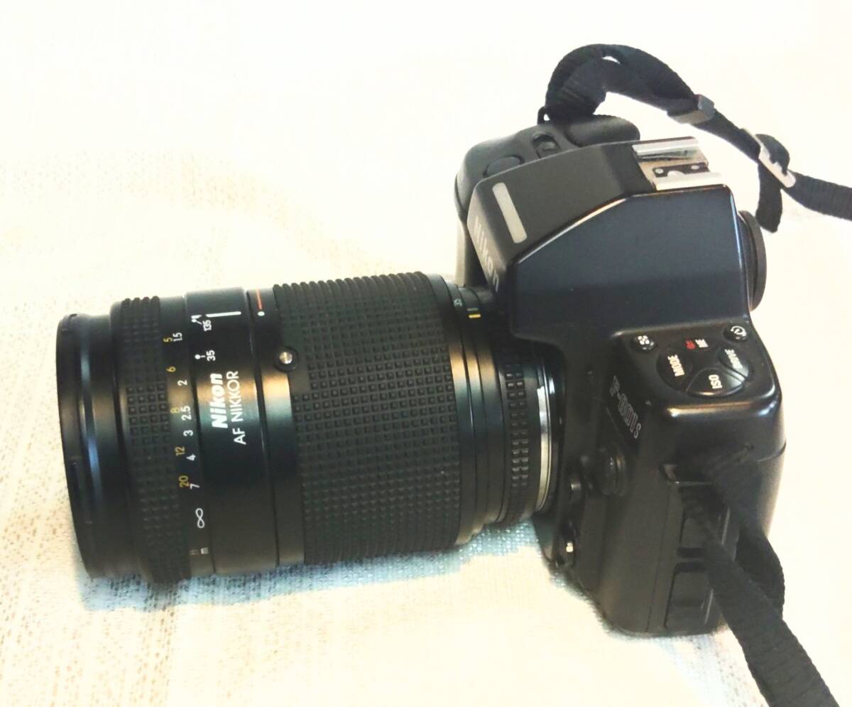 Nikon 1眼レフフィルムオートフォーカスカメラ本体 F-801S＋50mm標準135mm望遠＋300mm望遠セットの画像2