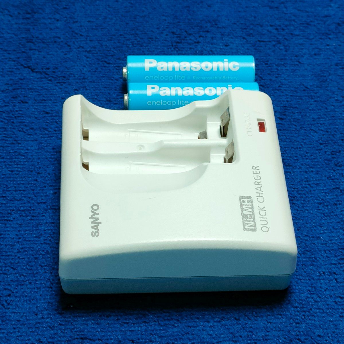SANYO  急速充電器　NC-MDR02　・　Panasonic   eneloop lite  単3形　BK-3LCC