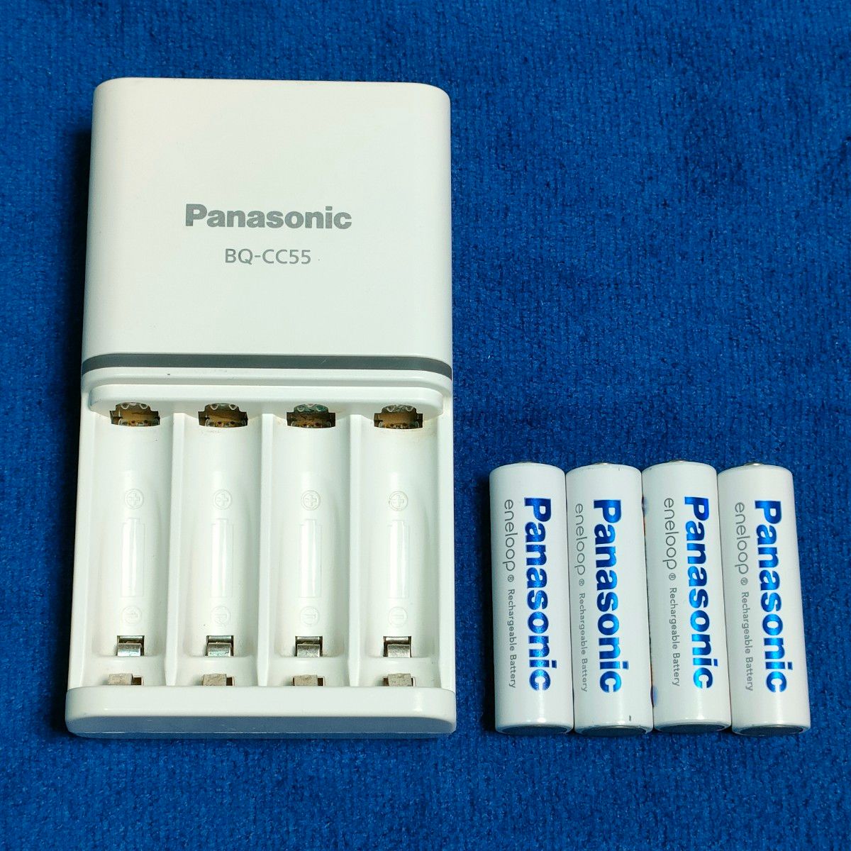 Panasonic　急速充電器    品番　BQ-CC55　・Panasonic　エネループ 　単3形  BK-3MCC　4本