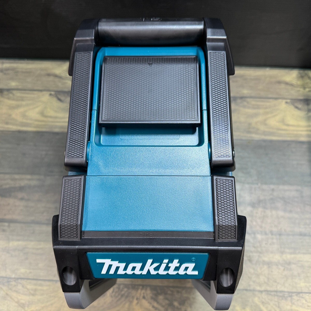 【未使用品】★マキタ(makita) コードレスラジオ MR005GZ_画像6