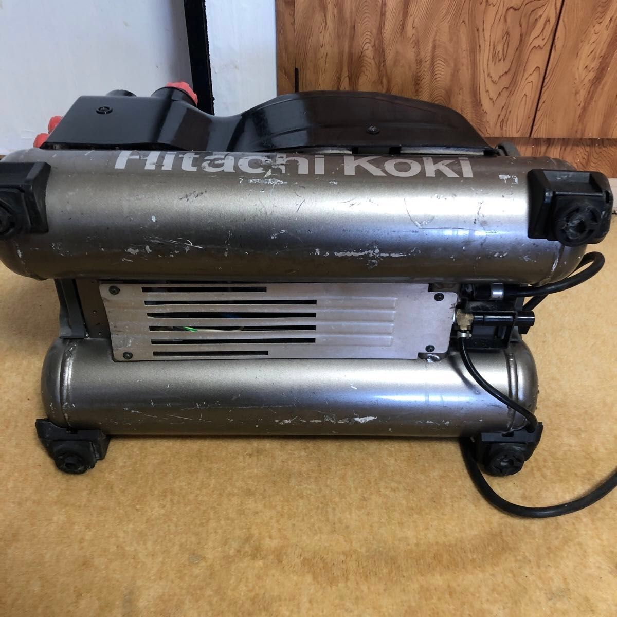 日立工機 高圧常圧EC1445Hエアーコンプレッサー 黒い色|Yahoo 日立工機 高圧常圧EC1445Hエアーコンプレッサー 黒い色|Yahoo