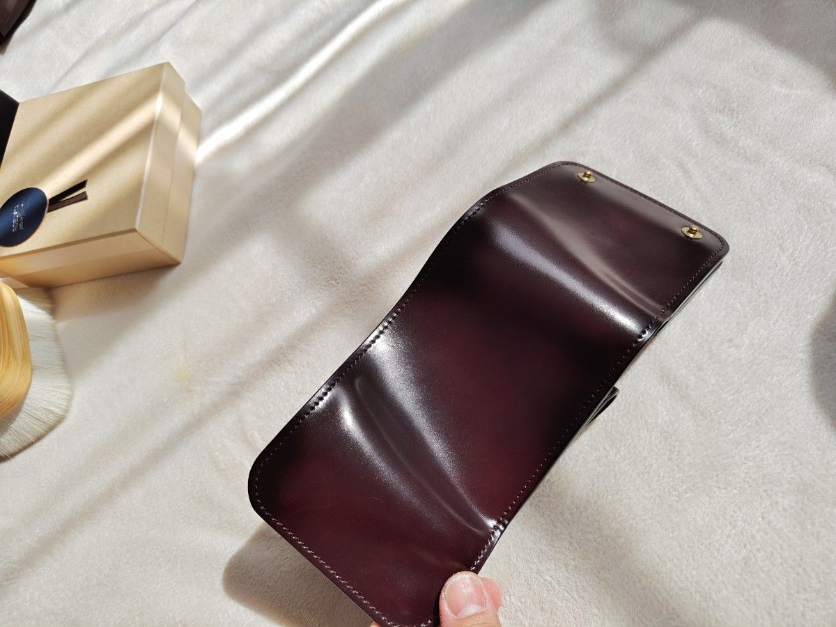 ロブスタレザーRobusta leather ホーウィンコードバン 三つ折り ロブスタレザーRobusta leather ホーウィンコードバン 三つ折り