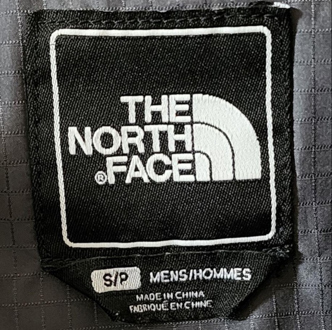 THE NORTH FACE　ノースフェイス　マウンテンパーカー　ダウン グレー系 Mサイズ 600 刺繍ロゴ 登山　キャンプ_画像9