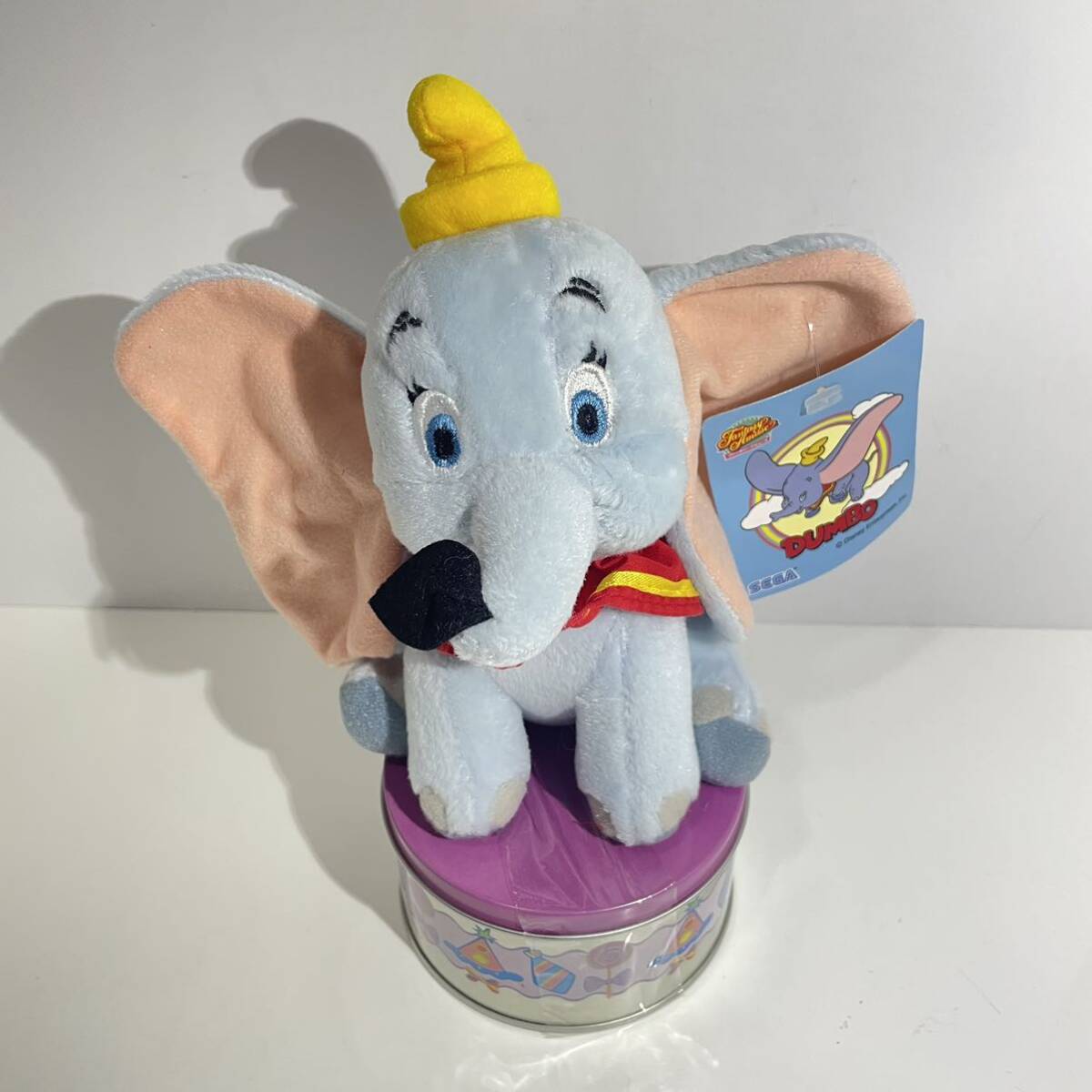 当時物 レア Disney ディズニー ダンボ ぬいぐるみ 付き 缶ケース ファンタジーアミューズ DUMBO SEGA タグ付き_画像1