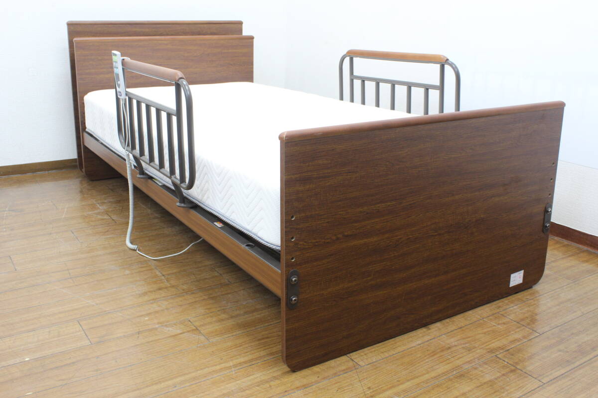 [ pickup possible / Fukuoka city Hakata district ] Anne flannel head Leiz-Care electric nursing bed with mattress outlet have // head * legs another . top and bottom operation 1I800