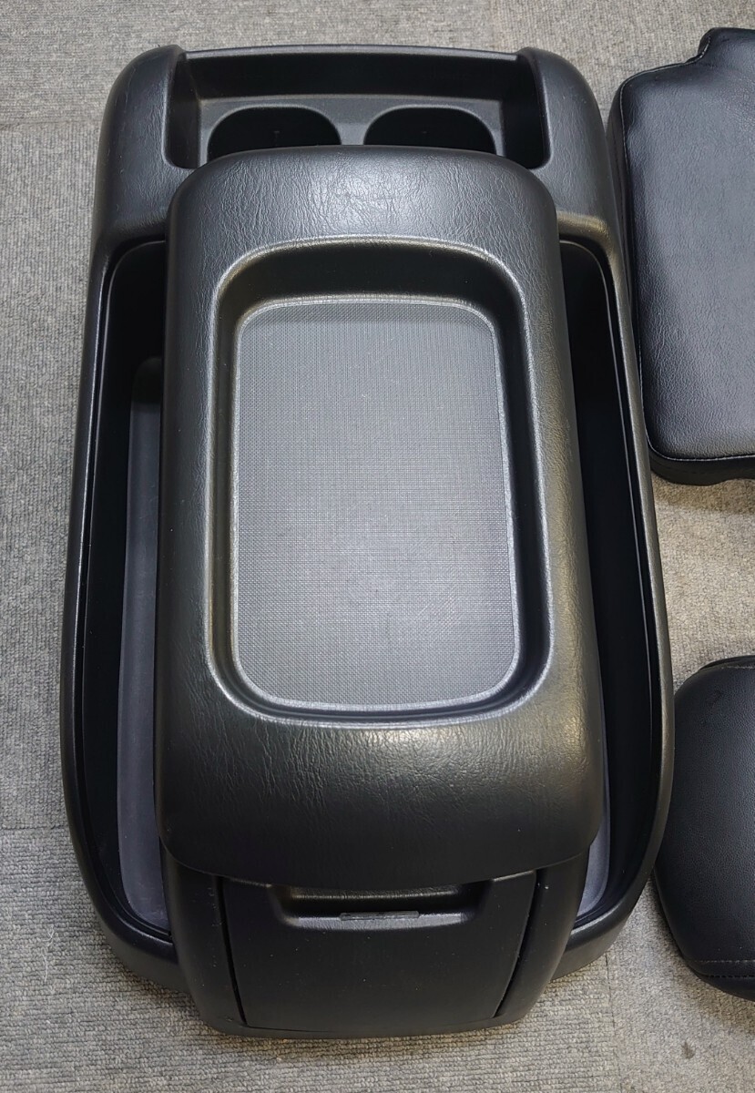 トヨタ ハイエース スーパーGL 200系 純正 センターコンソール ナローボディー用 標準ボディー用 品番58810-26210 アームレスト 肘掛け付きの画像3