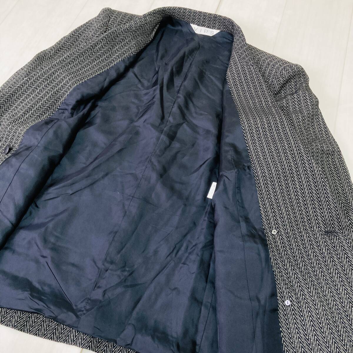 a03804 VIPS セットアップ ジャケット スカート ダブル スリット 日本製 肩パット 薄手 総柄 昭和レトロ 上品 フォーマルイブニングウェア_画像7