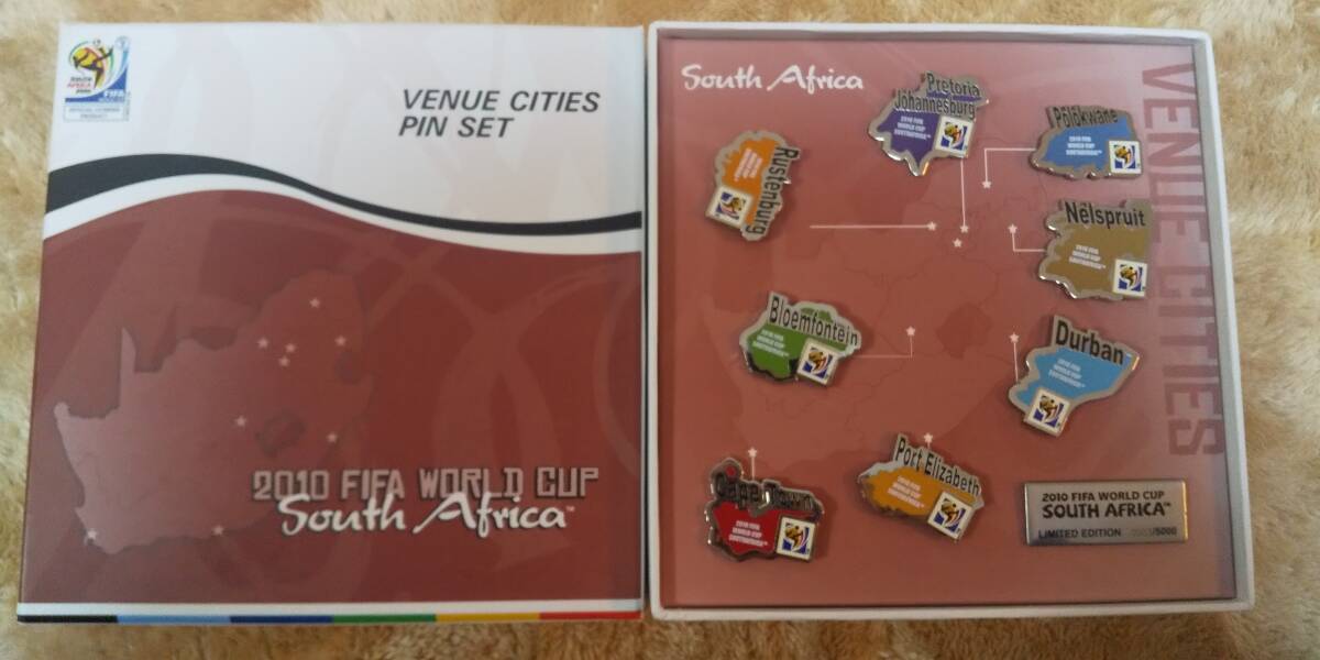 FIFA 2010年 ワールドカップ 南アフリカ リミテッドエディション ピンバッチセット の画像1
