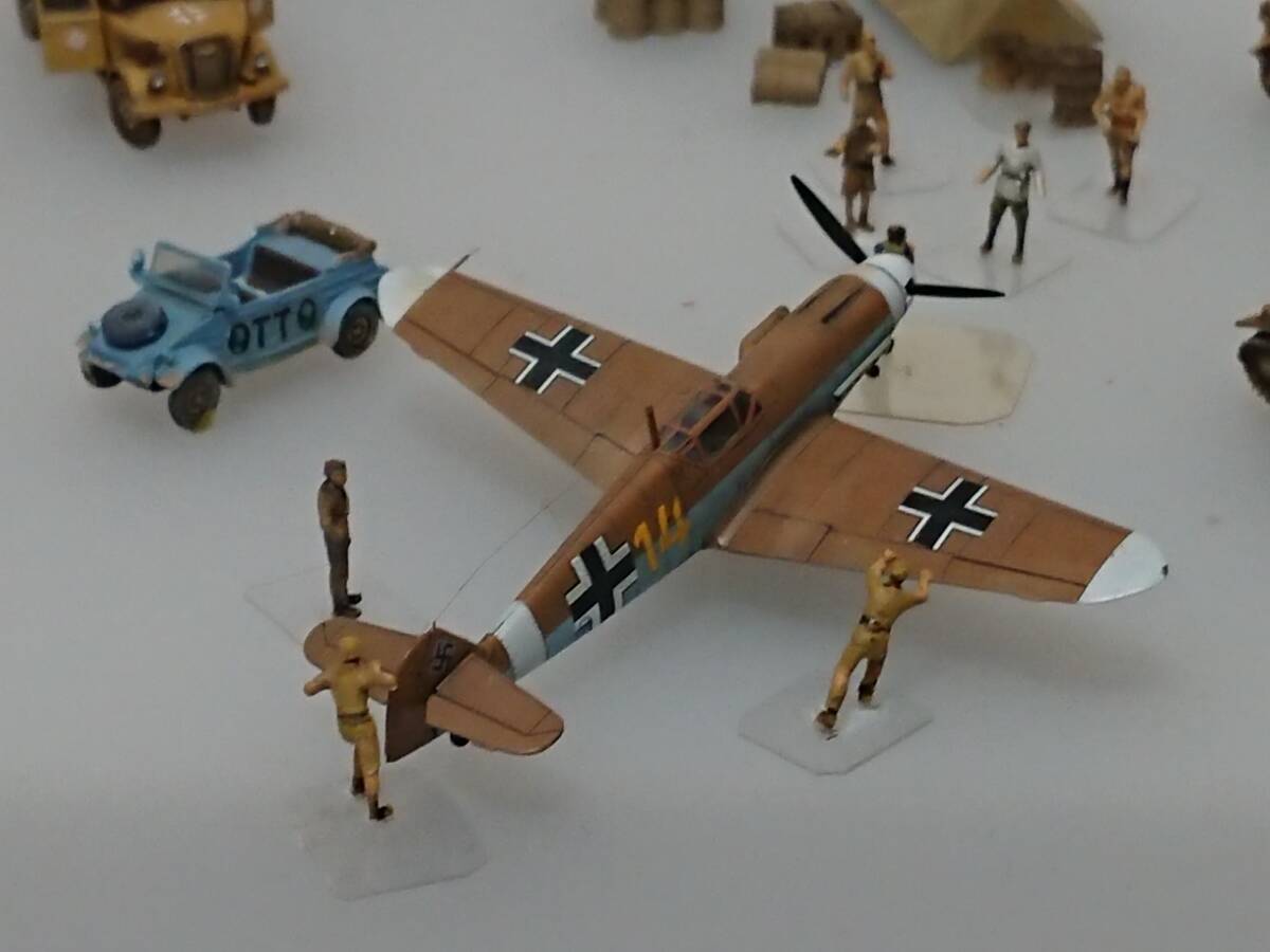 1/144完成品　Bf109F・黄の14/マルセイユ＆Otto＆ロンメル・幕僚＆オペルT＆Ⅱ号F型＆Kfz15＆Sdkfz251-8＆備品「砂漠の狐とアフリカの星」_画像3