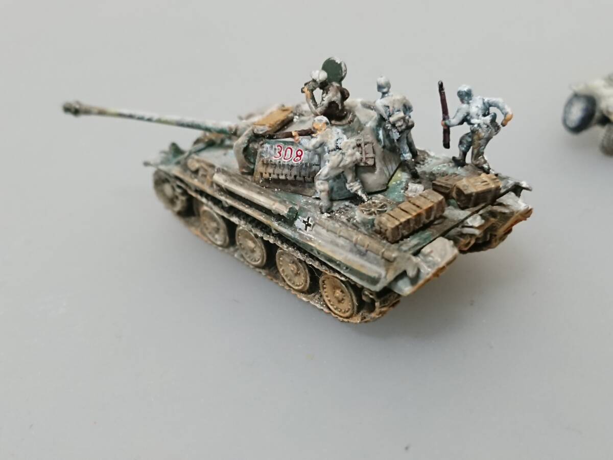 1/144完成品　ホルニッセ対戦車自走砲＆パンターG型＆Sdkfz232＆Sdkfz251-1＆ホルヒ対空砲＆ワーゲン無線車「蜂が舞い飛ぶ雪原で3」_画像4