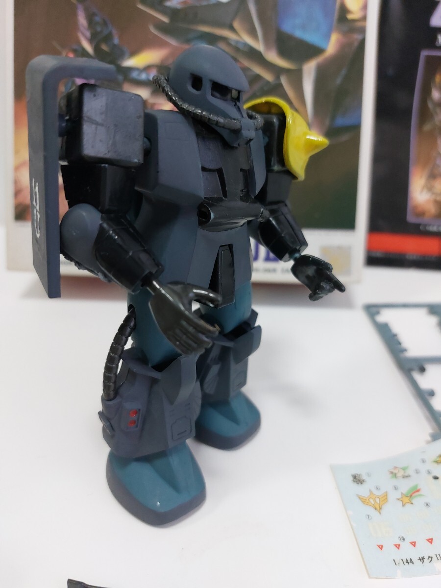 バンダイ 機動戦士ガンダム ザク 旧キット ザクII ガンプラ MS-06R ザクⅡ ジャンク品の画像4