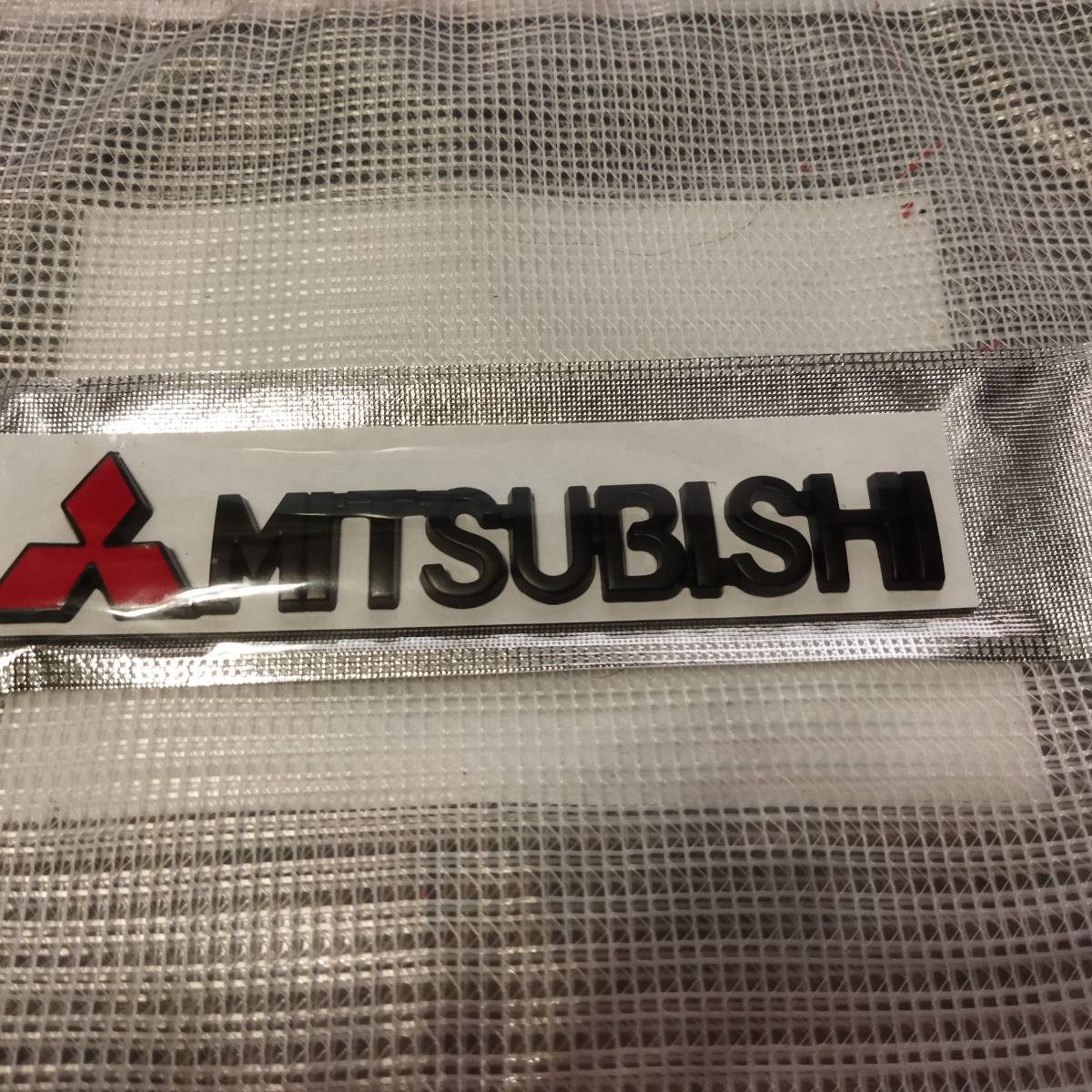 【送料込】MITSUBISHI(三菱)3Dエンブレム マットブラック 縦2cm×横15.3cm 金属製 デリカ アウトランダー ランサー ekワゴン RVR　_画像1