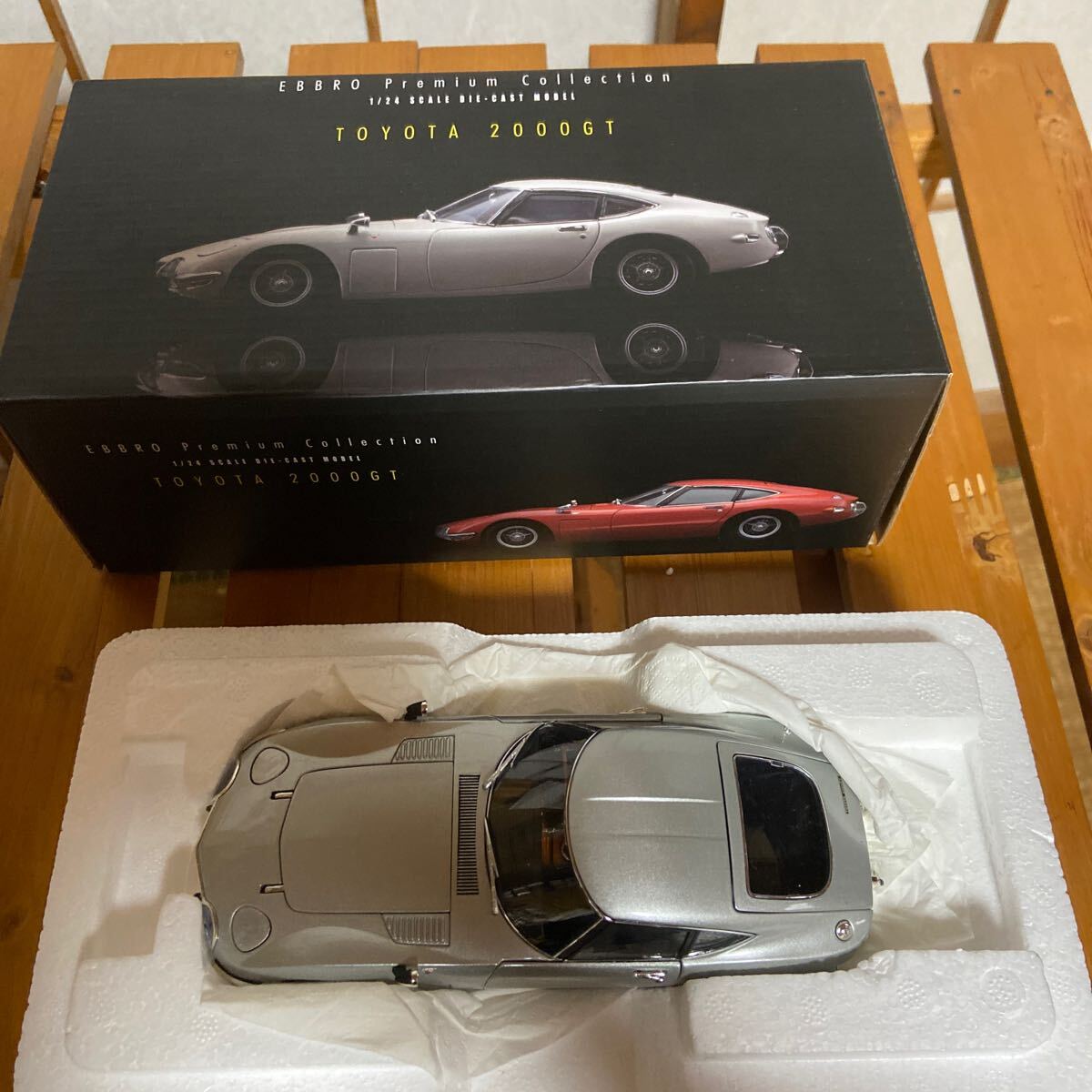 エブロ　1/24 トヨタ　2000GT シルバー　24032