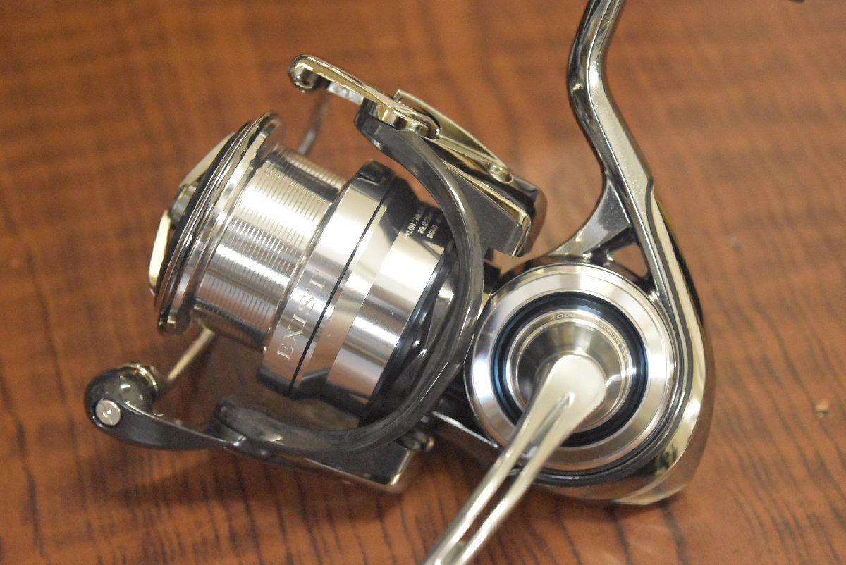 【美品☆】ダイワ 18 イグジスト LT 2500 DAIWA EXIST スピニングリール バス トラウト ライトソルト 等に（CKN_O1）_画像2