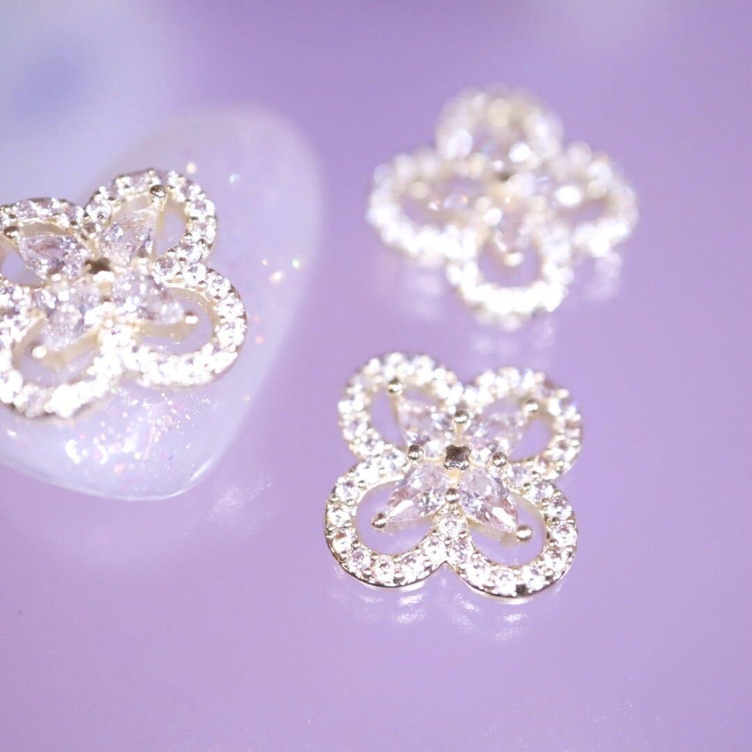 Cz Clover jewelry parts gold 2P ◇韓国ネイル ◇ワンホンネイル_画像3
