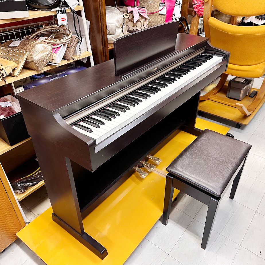 545【売切り】YAMAHA ヤマハ 電子ピアノ ARIUS アリウス 88鍵盤 YDP-162R ローズウッド 椅子付き 2014年製_画像1