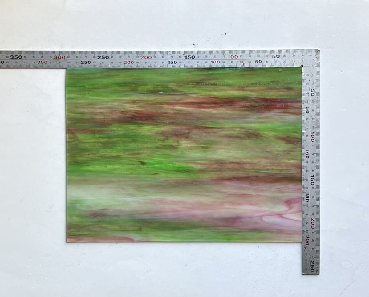 768 ウィズマーク WO4 ピンク グリーン ウィスピー ステンドグラス材料 春色 在庫僅か～_画像1