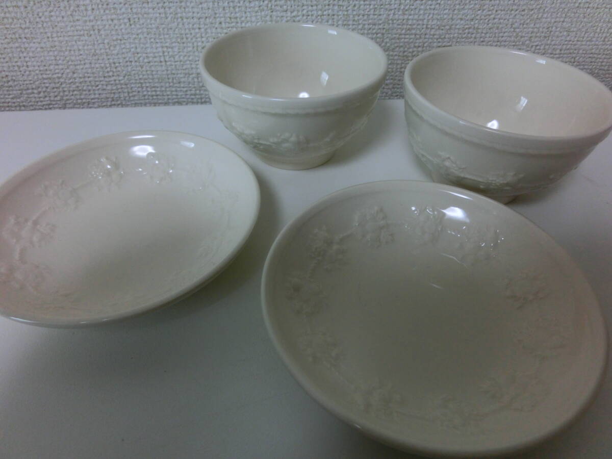 中古品 保管品 WEDGWOOD ウェッジウッド フェスティビティ アイボリー ジャパニーズティーカップ＆プチトレイ 2セット/激安1円スタート_画像1