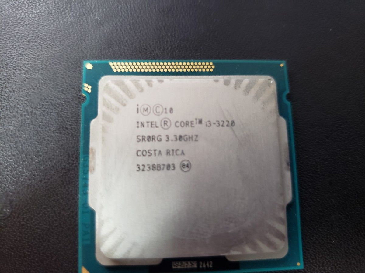 CPU Intel i3 4150 1個　 i3 3220 1個