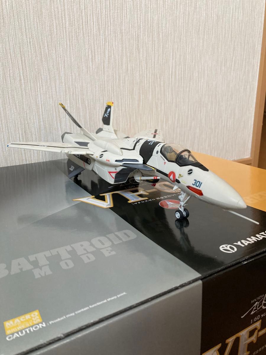 やまと 完全変形 1/60 マクロスゼロ  VF-0S ロイ・フォッカー機