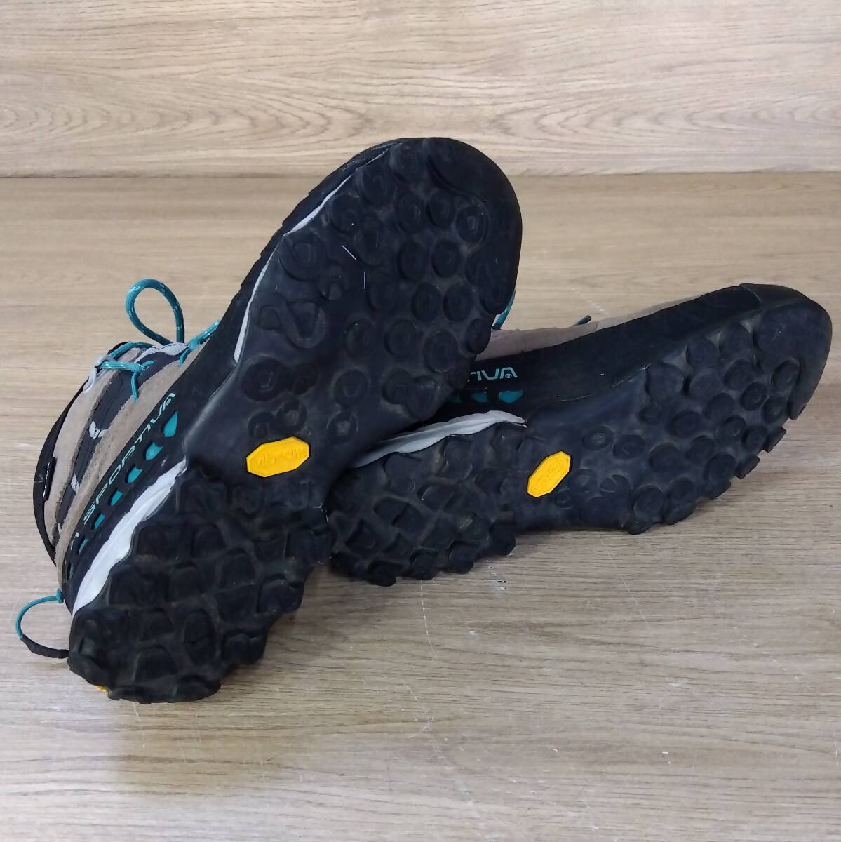 キレイ目 スポルティバ TX4 MID GTX レディース 24cm La Sportiva 靴 登山 登山靴 トレッキングシューズ アウトドア tmc02054098 x_画像5