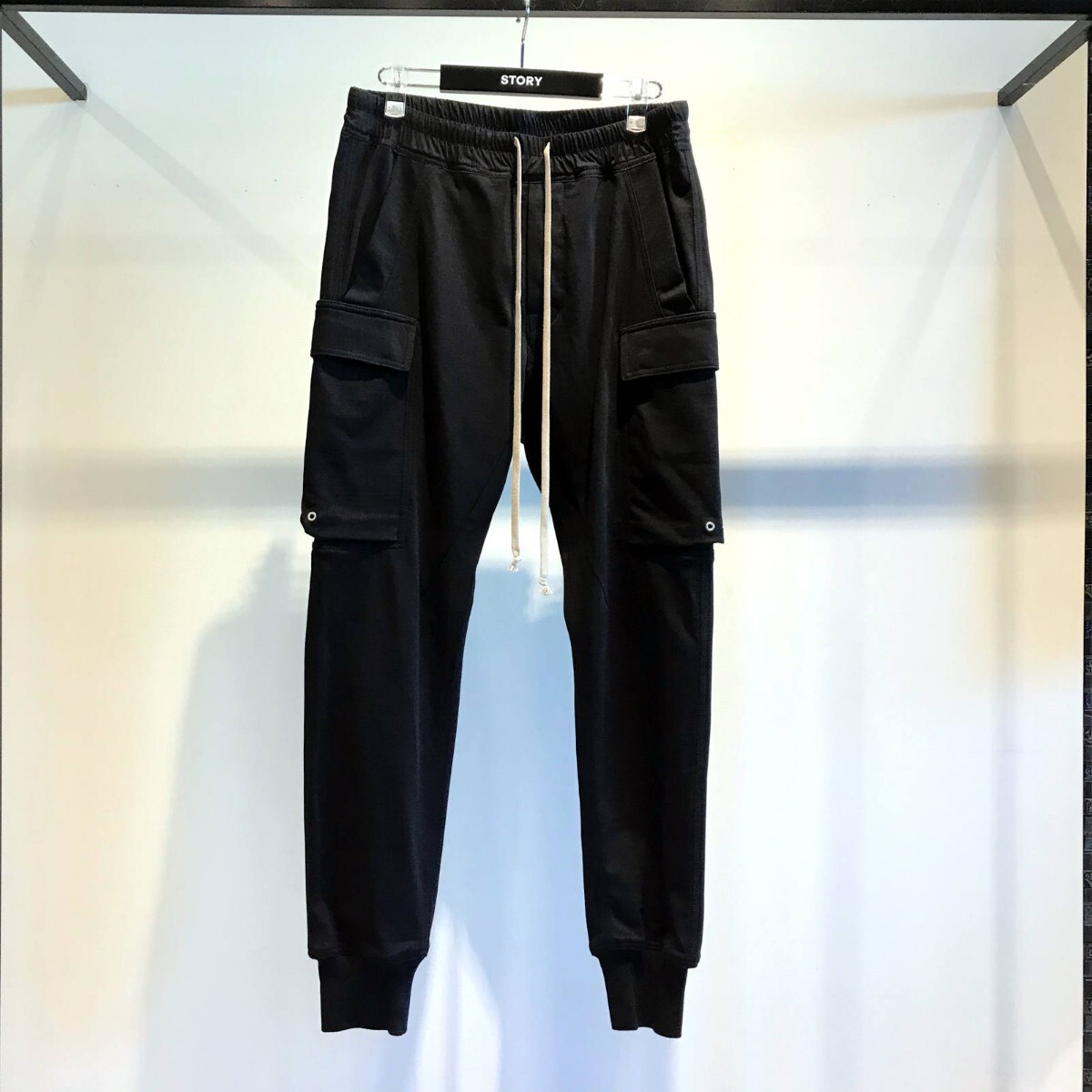 定価12万 リックオウエンス RickOwens 19SS CARGO JOG ドローストリング カーゴパンツ 46 ブラック 黒 イージーパンツ ジョガー スウェット_画像2