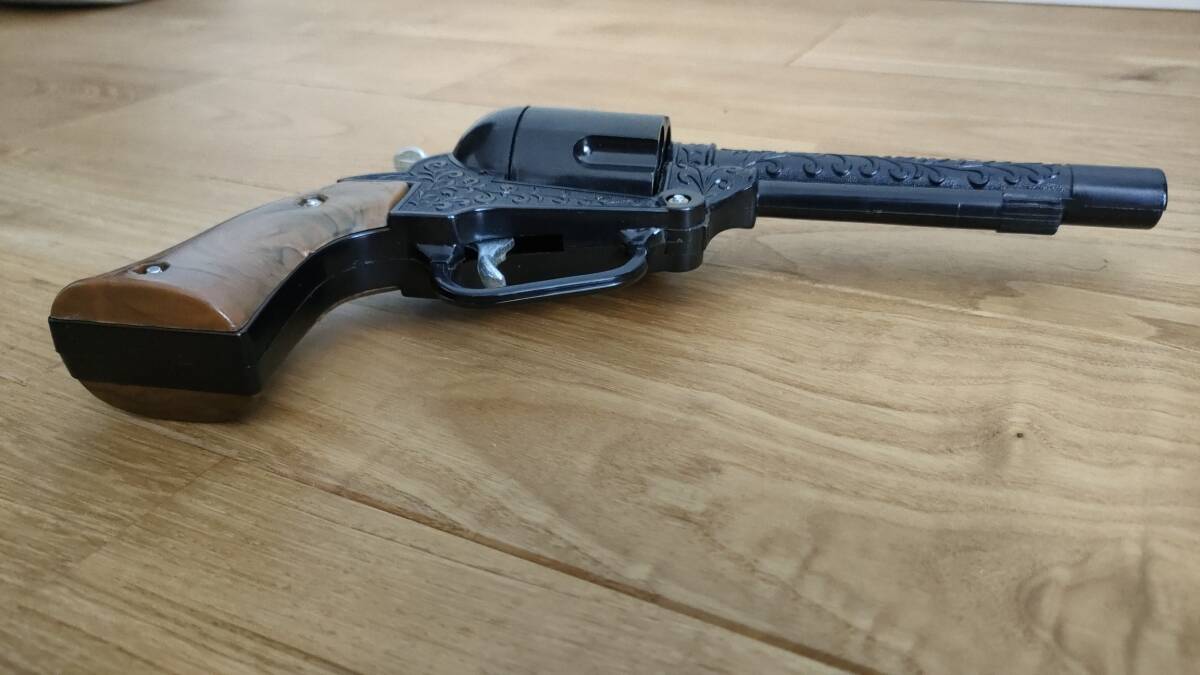 COMMAND 45 PAT.P TRAD MARK MADE IN JAPAN　樹脂製　リボルバータイプ拳銃　玩具_画像3