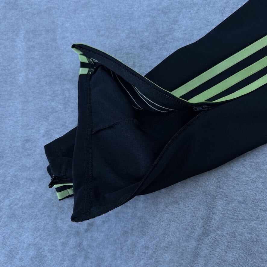 【格安送料】adidas Mサイズ アディダス ジャージ トレーニング トラックパンツ ジム ブラック 黒 3ストライプ 刺繍ロゴ 軽量 正規品_画像3