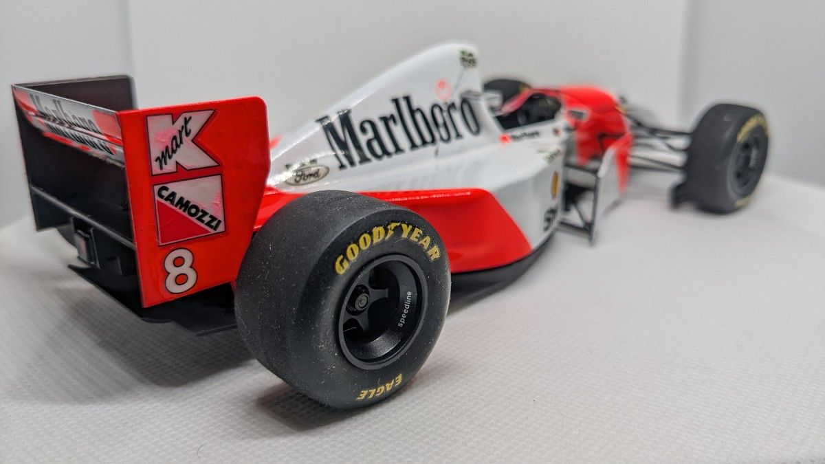 マクラーレン MP4/8 FORD（Marlboro）　1/20　塗装済完成品